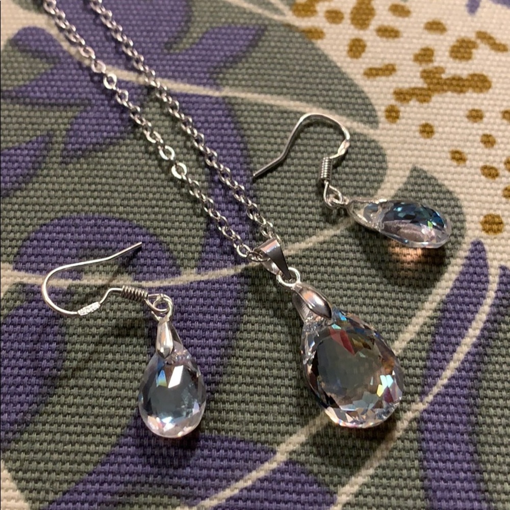 Genuine Swarovski 💎 Pear Cut Crystal Shimmer Set